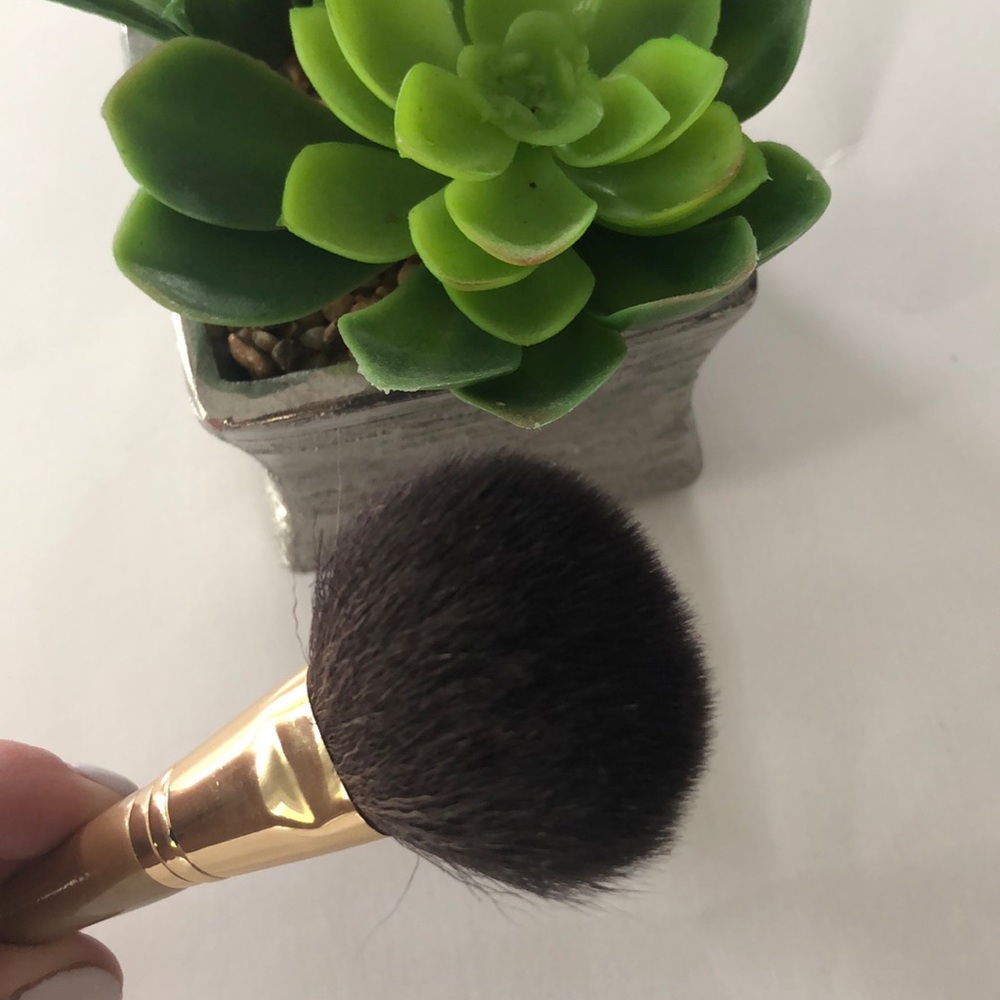 🆕 bareMINERALS Luxe Cheek & Eye Brush - Picture 3 of 5